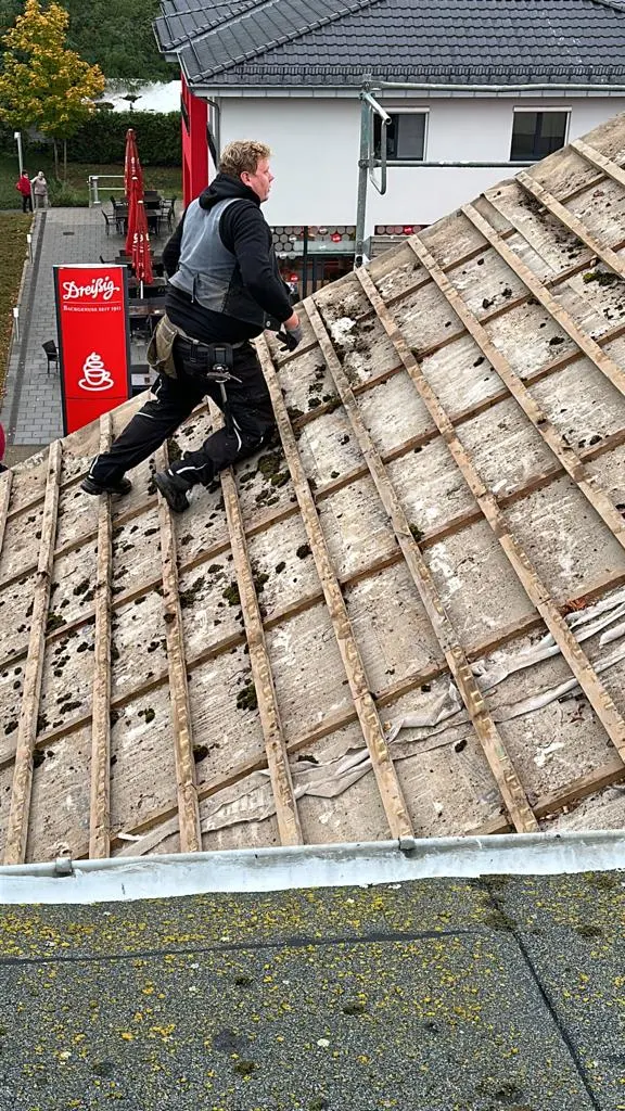 Dachwartung und Reparatur